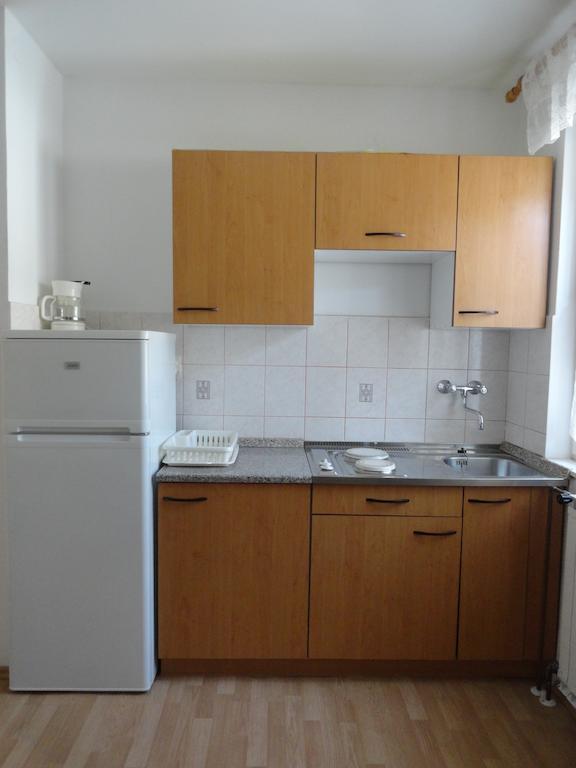 Banjol Apartments & Rooms Karmela חדר תמונה
